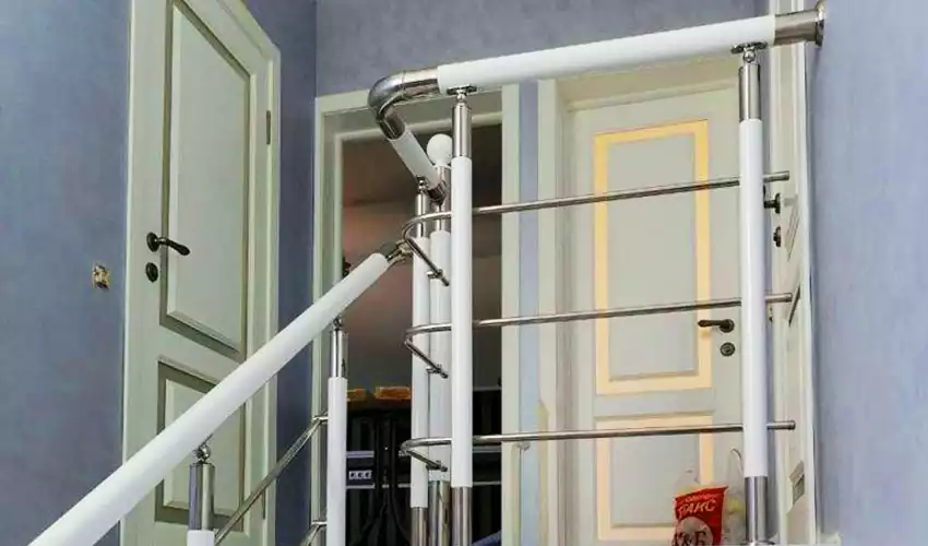 Нержавеющиие межэтажные перила