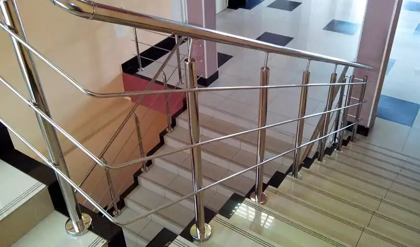 Нержавеющиие межэтажные перила